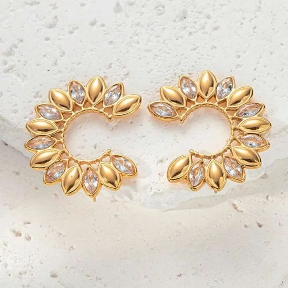 vintage style stud earrings A457
